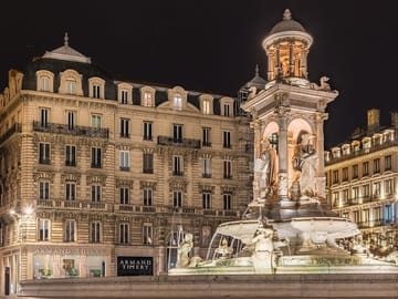 Lyon: Private Historic Guided Tour