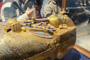 Cairo Day Tour from Sharm El Sheikh: Giza Plateau and Museum