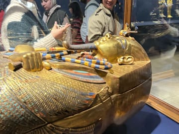 Cairo Day Tour from Sharm El Sheikh: Giza Plateau and Museum