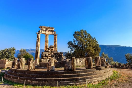 Delphi & Meteora Two (2) days Tour