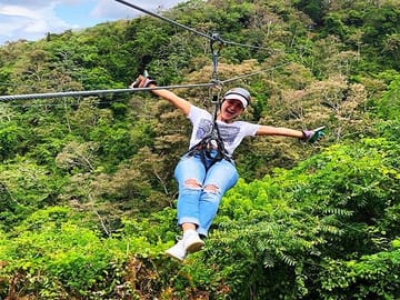 Extreme Zipline and City Tour with Beach Break in Roatán