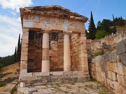Private Delphi & Thermopylae Tour from Athens 8