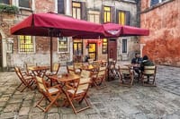 Wine Bars Hopping: Spritz & Local Bites Like a Venetian 9