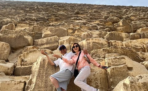 Private Guided Tour of Pyramids and Grand Egyptian Museum in Cairo