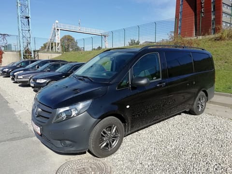 Premium Private Transfer from Reykjavik to Keflavik Airport!
