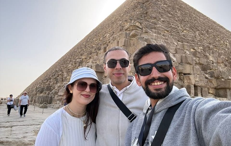 Giza Pyramids and Sphinx Tour with Lunch and Fees Included