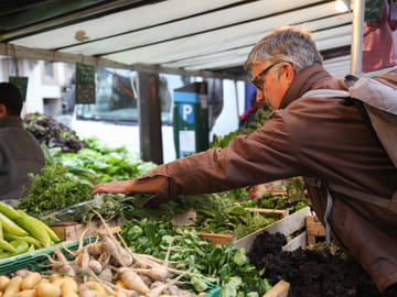 French Cooking Class and Market Tour in Paris