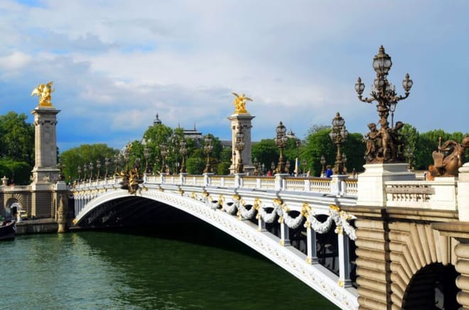 Private Highlights of Paris Tuk-Tuk Experience