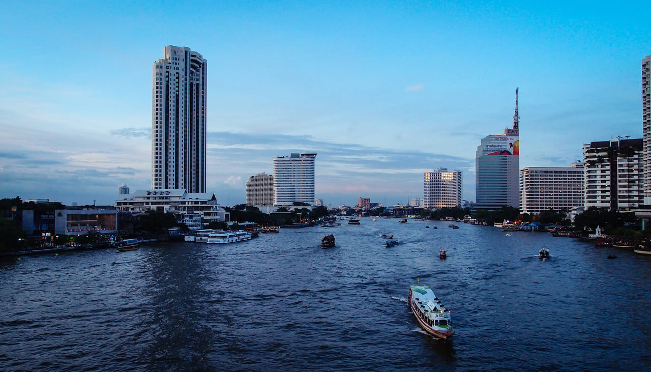 Bangkok Arrival Transfer with Bangkok River by Night Dinner Cruise 8