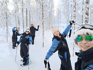 Snowshoe Adventure at Vikaköngäs & Barbeque - Small Group