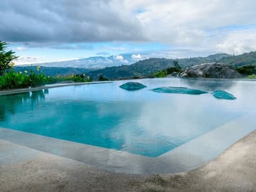 Irazú Volcano and Hot Springs Tour from San José