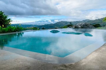 Irazú Volcano and Hot Springs Tour from San José