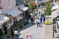  CDG pick up with Montmartre and la Vallée Village Tour  2