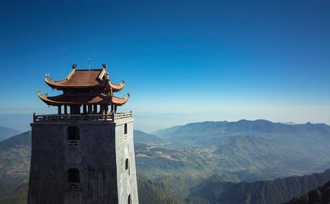 Fansipan Cable Car Experience in Sapa, Vietnam