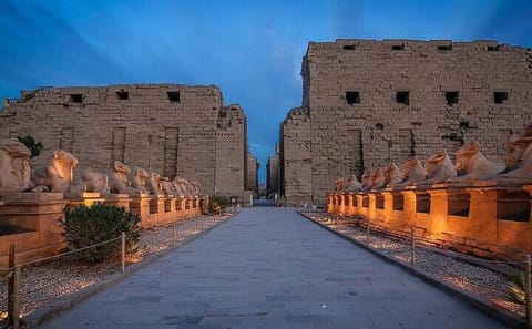 4-Day Luxor to Aswan Tour: Karnak, Valley of Kings, Philae