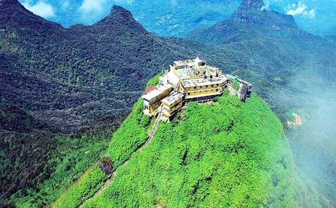 Trekking and Cultural Experience at Adam's Peak, Sri Lanka