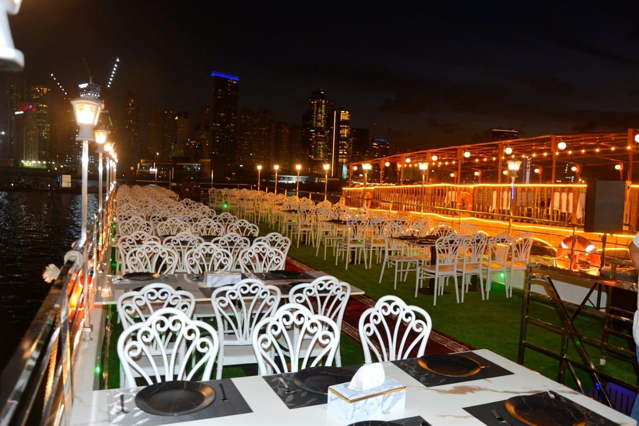 Dubai  Marina Dinner Cruise with Private Transfers 7