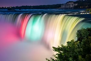 Niagara Falls Night Illumination Tour: Holiday Edition 