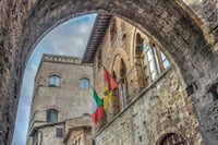 San Gimignano Private Walking Tour With A Professional Guide 4