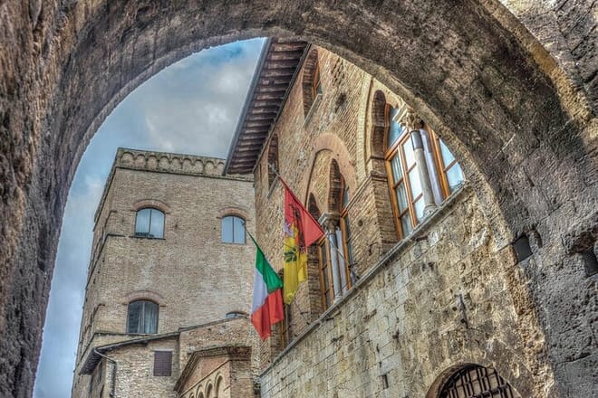 San Gimignano Private Walking Tour With A Professional Guide photo 4