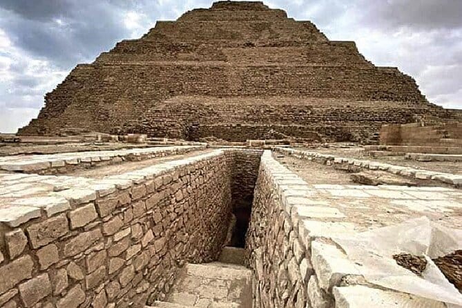 Cairo: Giza Pyramids, Memphis, Dahshur & Saqqara Tour