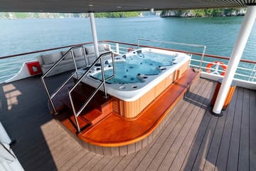 IRIS Luxury Halong 1 Day on Cruise From Hanoi with Lunch