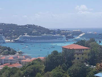 Private Full Day Tour of Charlotte Amalie and Smith Bay