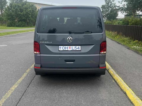 Reykjavik: Private Transfer From/To Keflavík Airport – Premium Minibus, photo 2
