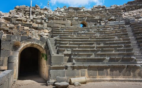 Private Day Tour to Ancient Umm Qais from Amman