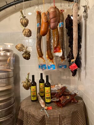 Barcelona Historic Walking Tour & Food Experience