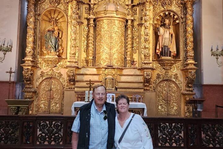 Iglesia histórica en Casco Antiguo, uno de los aspectos más destacados del recorrido por la ciudad de Panamá