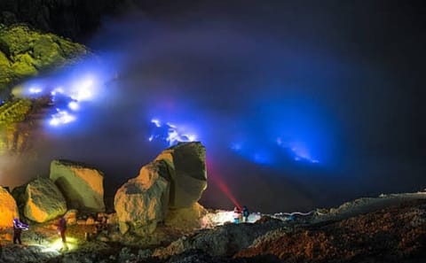7-Day Java Adventure Tour: Bandung, Banyuwangi, Borobudur