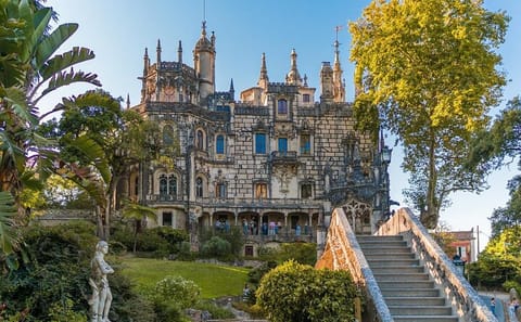 Half-Day Sintra Tour with Pena Palace and Pastry Tasting