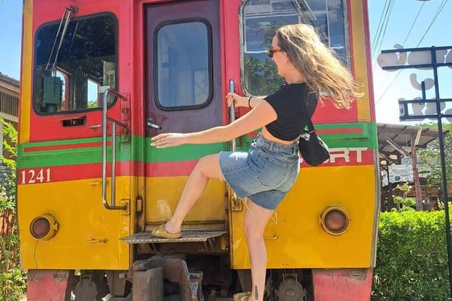Private: Maeklong Railway Market and Ayutthaya Full Day Tour  10
