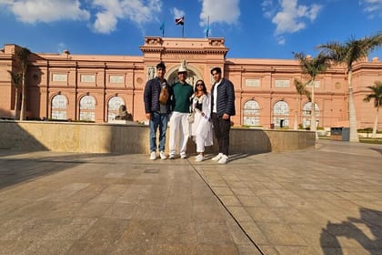 Best Day TourTo Giza Pyramids,Sphinx,Egyptian Museum, Bazar,Lunch