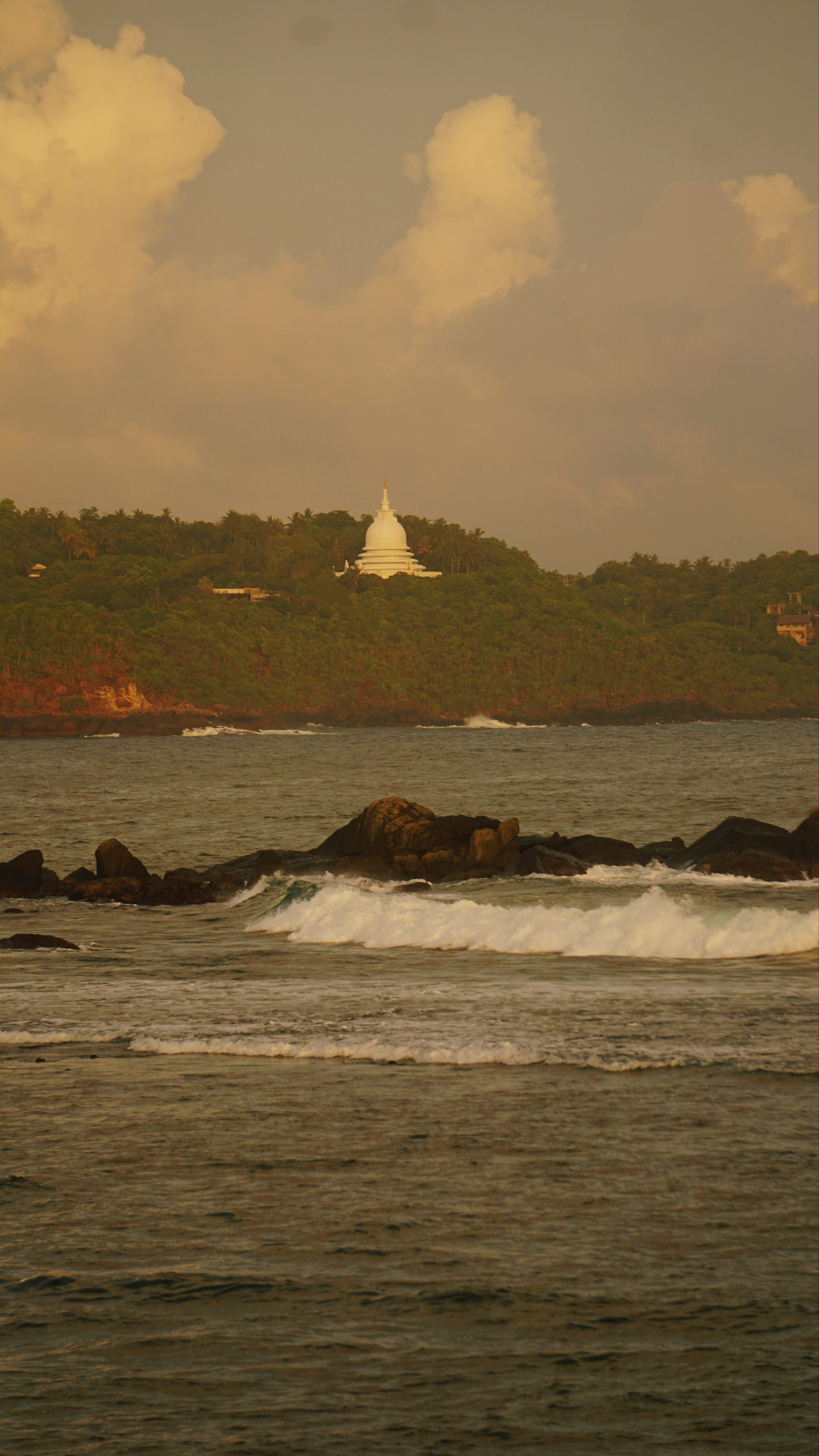 Koggala's Twilight Spectacle: Bats, Boats & Cinnamon Spice