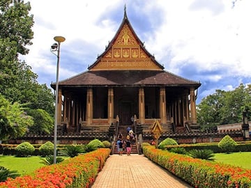Explore Vientiane and Local Villages Biking Tour