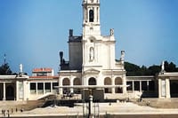 Lisbon to Porto Up to 4 Stops: Obidos, Nazare, Fatima & Aveiro 6