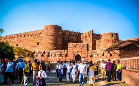 Taj Mahal Sunrise Private Tour from Delhi to Agra
