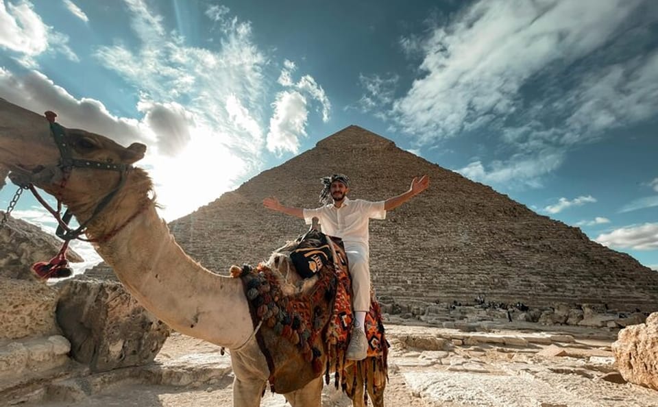 Private Guided Tour of Giza Pyramids and Sphinx in Cairo