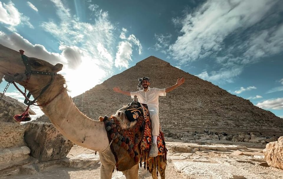 Private Guided Tour of Giza Pyramids and Sphinx in Cairo