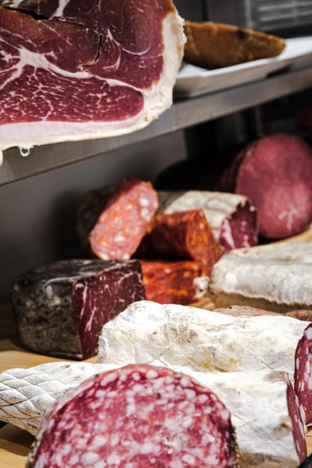 Best of Both Tour - Food Trail in Paris on the Right and Left Banks 