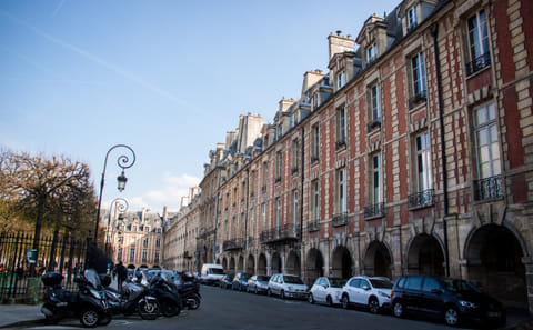 Walking Tour of the Marais: Fashion, Food, and Culture
