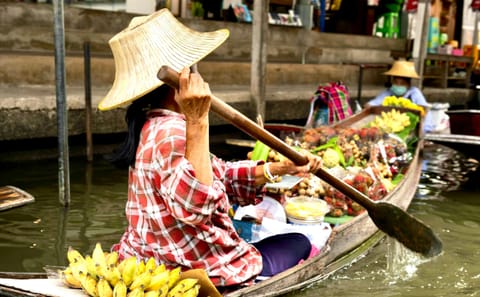 Small Group Tour of Bangkok's Floating and Train Markets