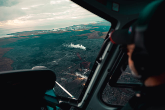 Volcanoes, Waterfalls and Glacier Landing – Helicopter Tour from Reykjavik photo 4