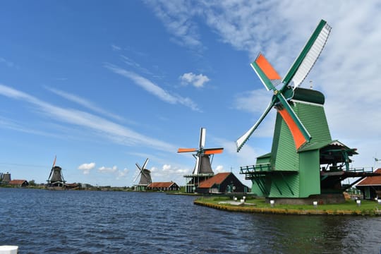 Luxury Private Boat Trip from Amsterdam to Zaanse Schans the Windmill Village Full Day Tour (around 5.5 hours)