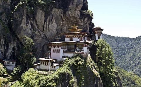 Cultural Tour and 2-Day Trek in Bumthang Valley, Bhutan