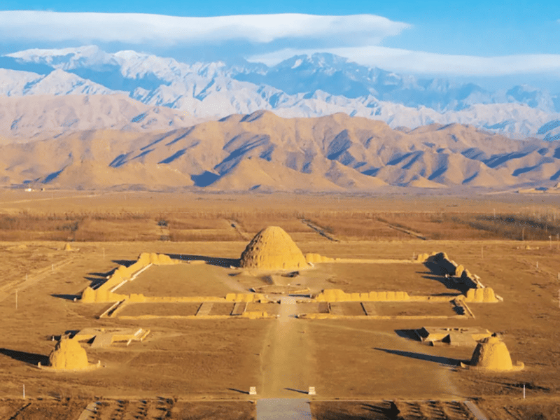 Yinchuan: Western Xia Tombs & Helanshan Rock Paintings Tour