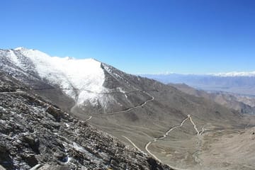 Himalayan Heights Tour: Explore Gulmarg and Leh, India