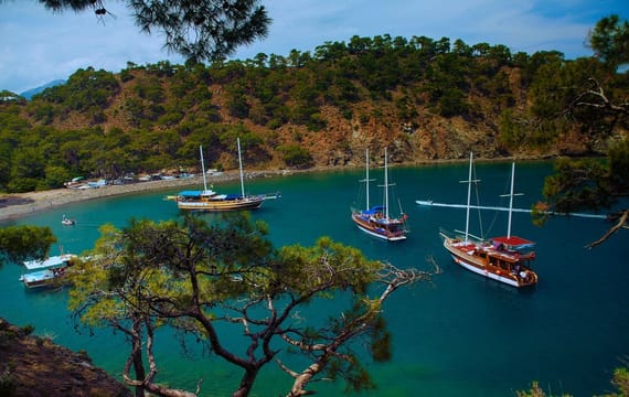 Relaxing Boat Trip to w/Lunch and Drinks from Antalya